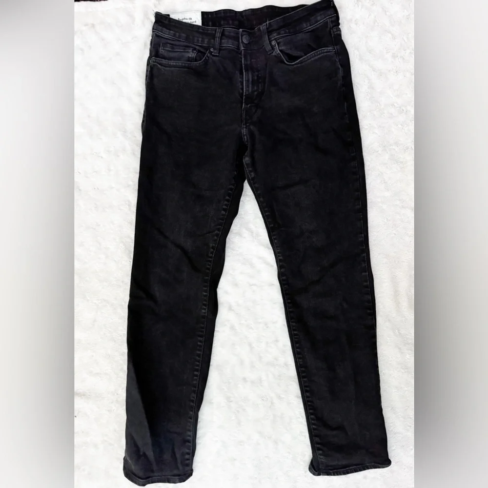 H&M Men’s Regular Fit Coupe Standard Black Jean